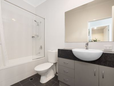2 / 67 Benson Street, Toowong