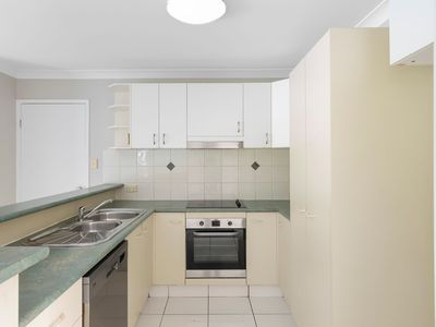 16 School Road, Wynnum West