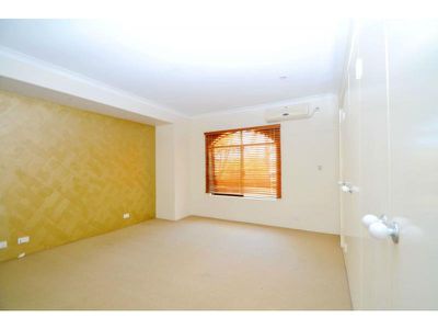 7 Japonica Heights, Halls Head