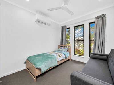 5 Girringun Parade, Mount Peter
