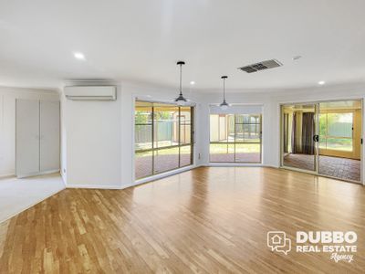6 Tulloch Place, Dubbo