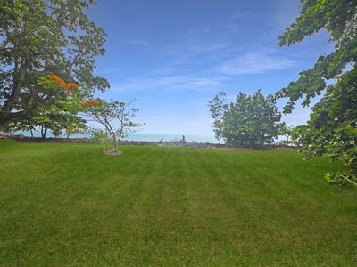 8 FELDT STREET, Flying Fish Point