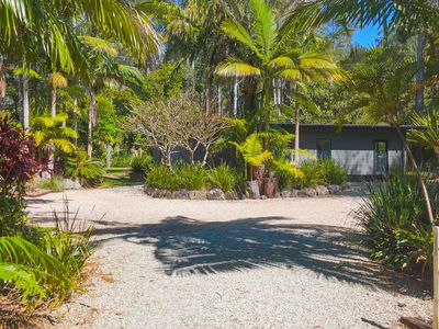 189 Coopers Lane West, Main Arm