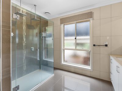 33 King William Court, Wallan