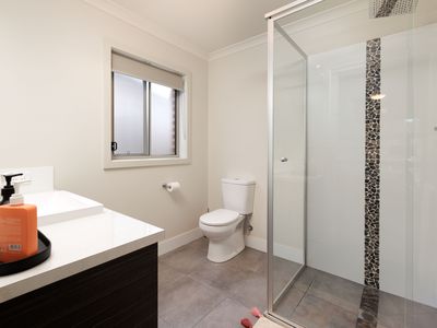 23 PEMBROKE CRESCENT, Wodonga