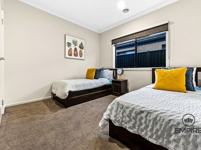 32 Parkhurst Drive, Cranbourne East