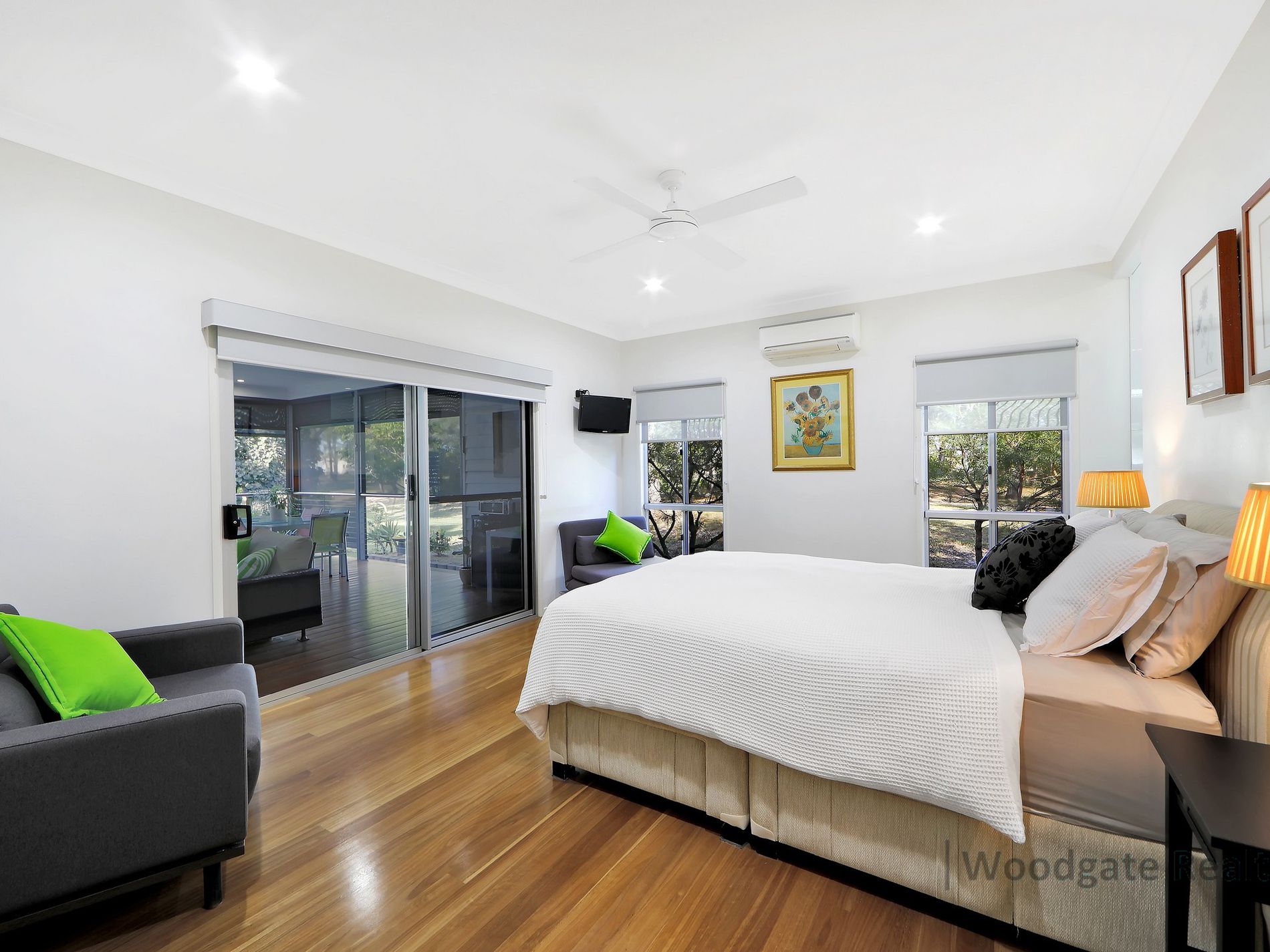 10 PAPERBARK COURT, Woodgate