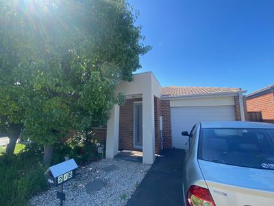 2 / 8 Flower Gum Crescent , Tarneit