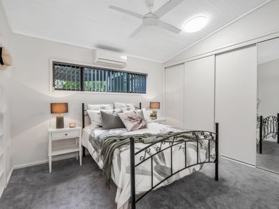 11 Pomona Avenue, Mooroobool
