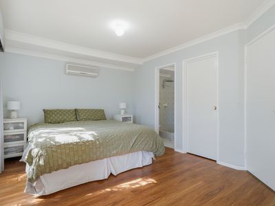 11 Estcourt Road, Redcliffe