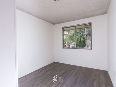 9 / 16 Meadow Crescent, Meadowbank