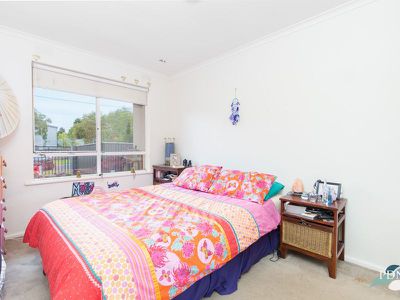 2 / 3-5 Hargreaves Crescent, Braybrook