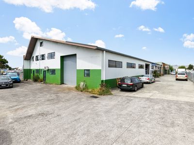 94 Henderson Valley Road, Henderson