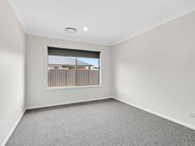 7 Leonard Place, Crookwell