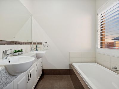 23 Cockatiel Way, Beeliar