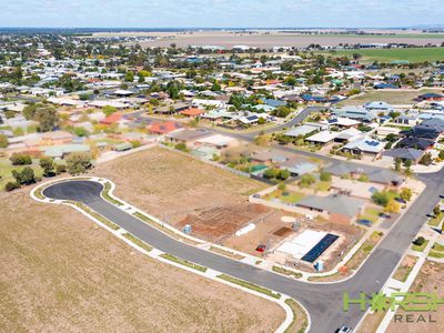 14 Lyons Court, Horsham