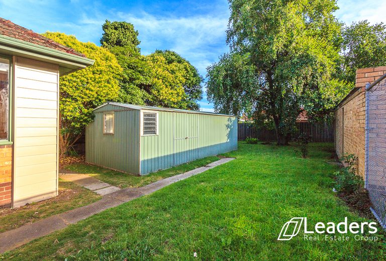 8 BURNS AVENUE, Murrumbeena