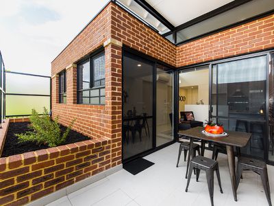 12 / 33 Windsor Street, Perth