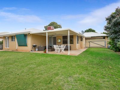 24 Tindals Crescent, Hannans