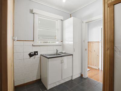33 Arthur Street, George Town