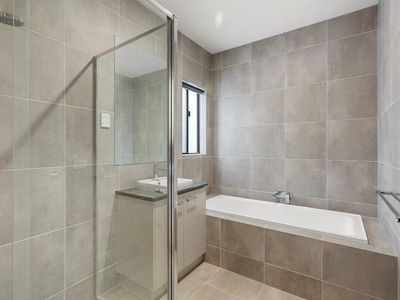 76 Jarlath Drive, Mambourin