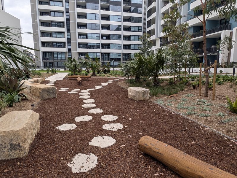 A304 / 661 Victoria Road, Melrose Park