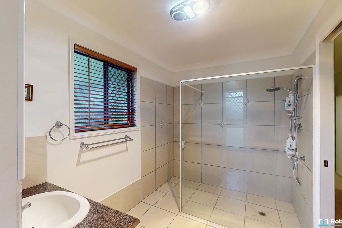 7 Nazeby Cres, Tewantin