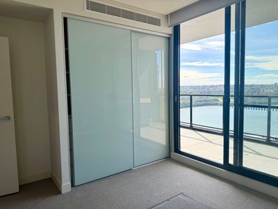 2207 / 14 Hill Road, Wentworth Point
