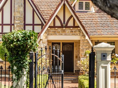 6  Webb Avenue , Glenside