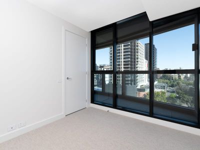 802 / 661 Chapel Street, South Yarra