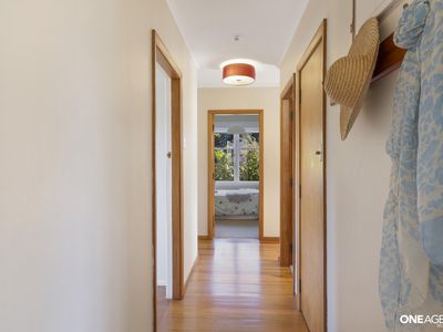 9 Woodstock Terrace, Tawa