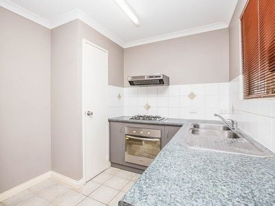 11 / 4 Reynolds Place, South Hedland