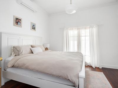 26 Collins Street, Piccadilly