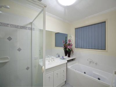 13 The Heights, Underwood