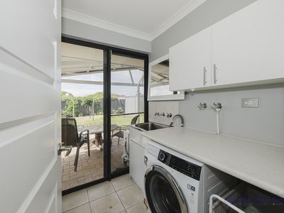 32 Thicket Circuit, Banksia Grove