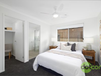 2 / 12 Aurora Way, Chisholm