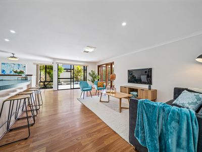 15 Harrington Avenue, Tapping