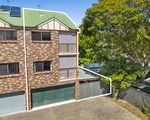 2 / 48 Walton Street, Southport