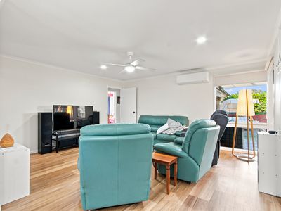 6 Rachel Court, Sale