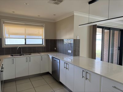 9 Vaucluse Place, Parkes