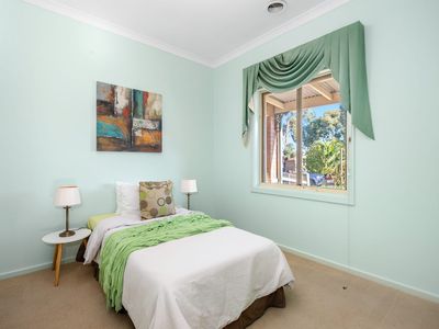 17 Stringybark Close, Manor Lakes