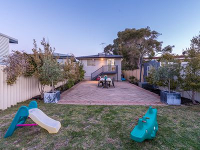 8A Wilson Crescent, Wembley Downs