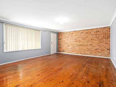 2 / 7 Central Avenue, Oak Flats