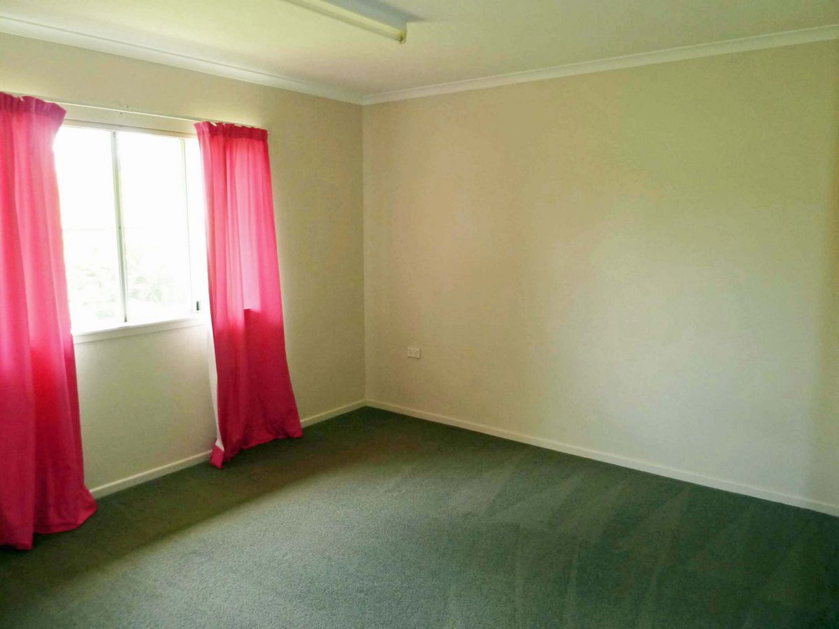 27 Goldview Street, Atherton