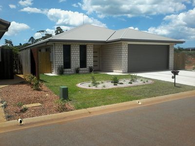 12 Sommerset Drive, Atherton