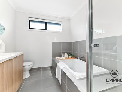71 Picnic Avenue, Clyde North