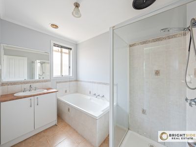 6 Nariel Place, Cranbourne West