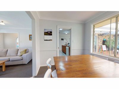 7 Lesley Place, Dubbo