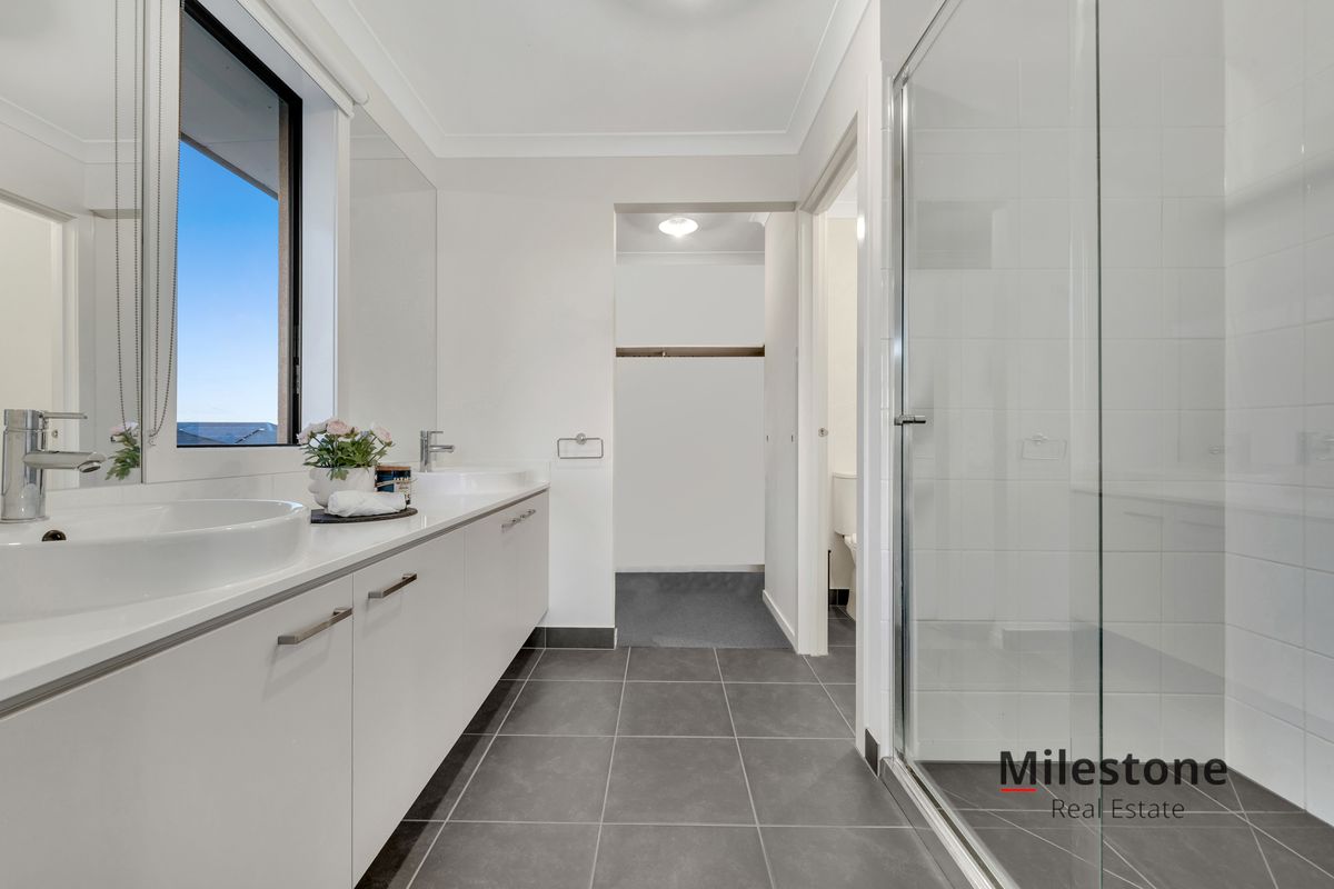 18 Clamoroso Drive, Clyde North