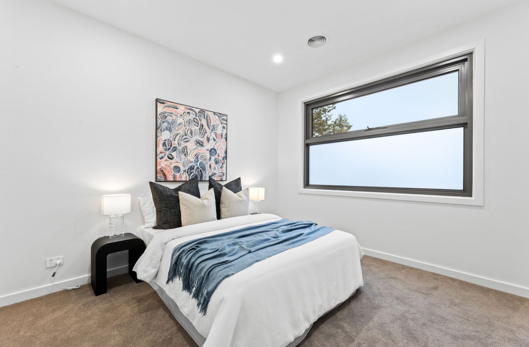 1 / 12 Ascot Street, Doncaster East